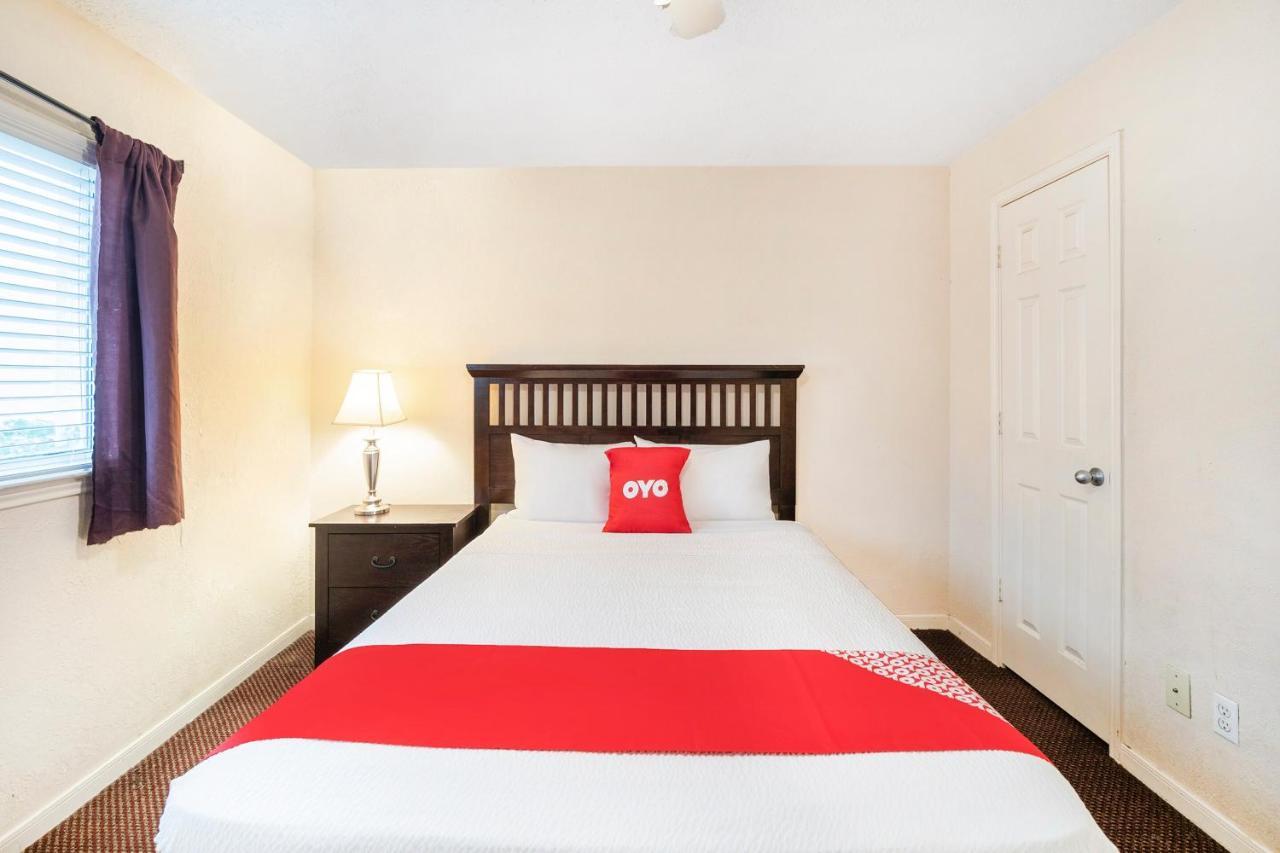 Oyo Hotel & Apartments Houston Galleria Extérieur photo