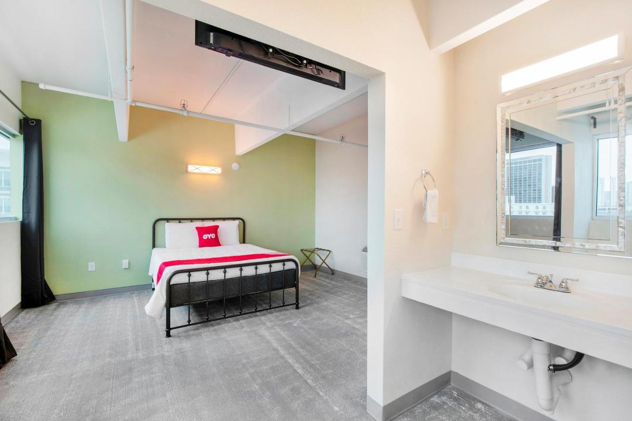 Oyo Hotel & Apartments Houston Galleria Extérieur photo