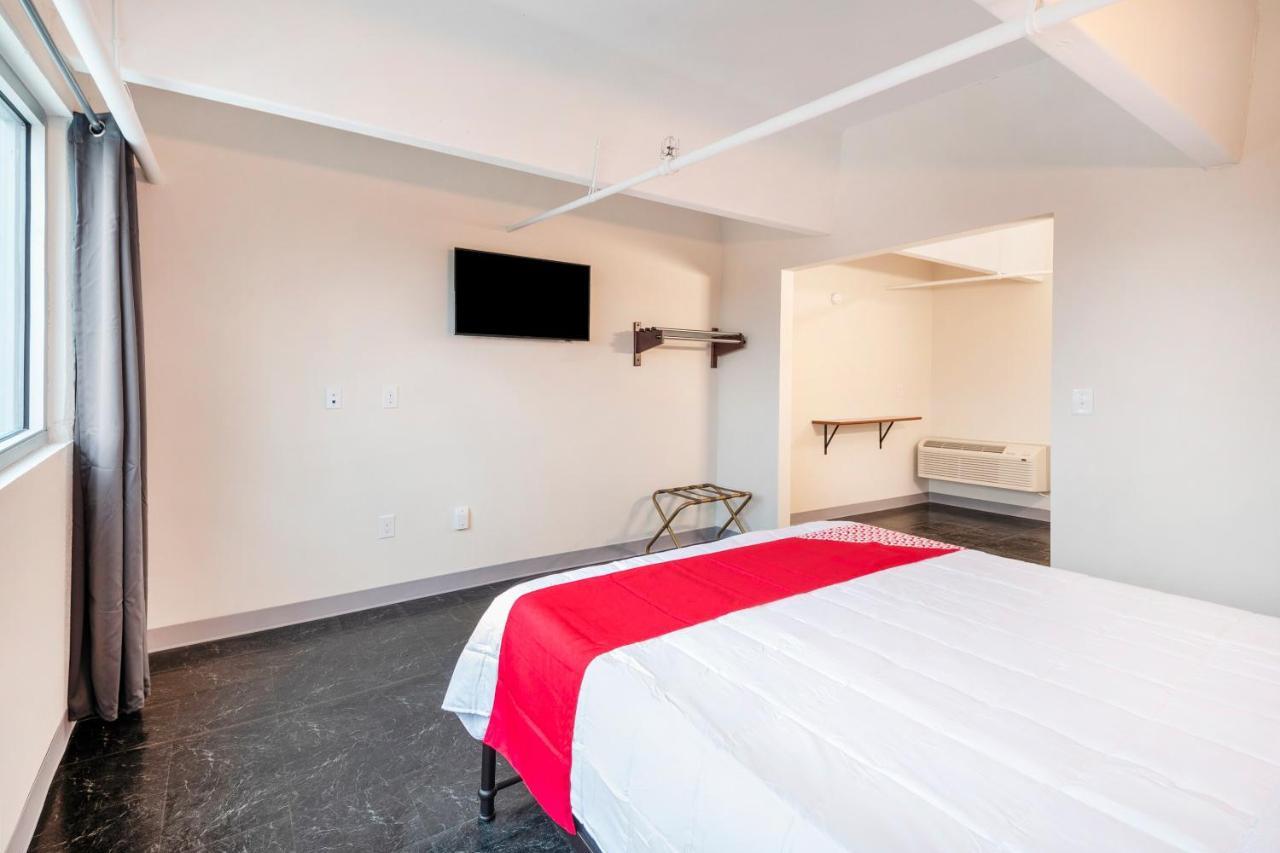 Oyo Hotel & Apartments Houston Galleria Extérieur photo