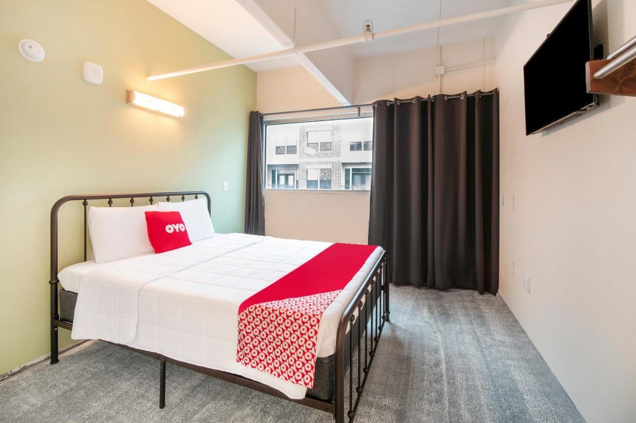 Oyo Hotel & Apartments Houston Galleria Extérieur photo