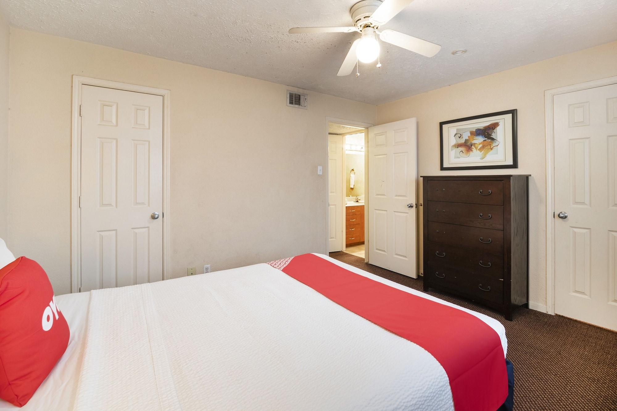 Oyo Hotel & Apartments Houston Galleria Extérieur photo