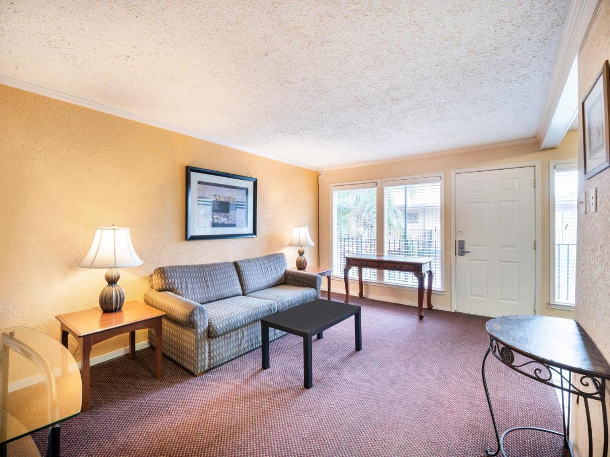 Oyo Hotel & Apartments Houston Galleria Extérieur photo
